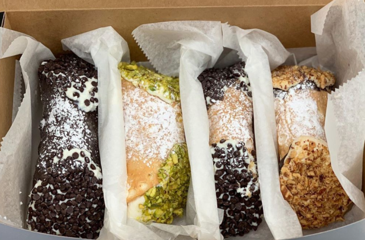 Cannolis from  Mike’s Pastry . Photo by @limnovera